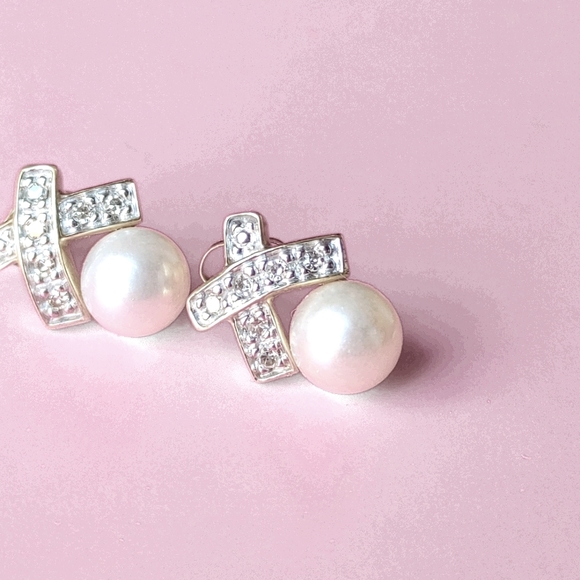 forever one Accessories - 10K Genuine 6mm pearl & mossanite X stud earrings